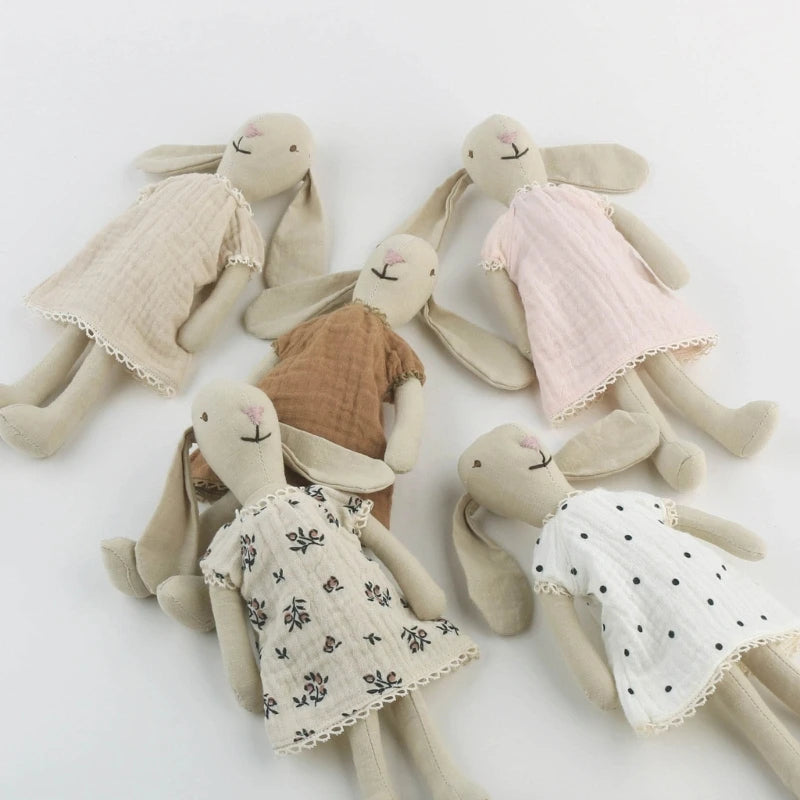 Peluche lapin aux tenues interchangeables
