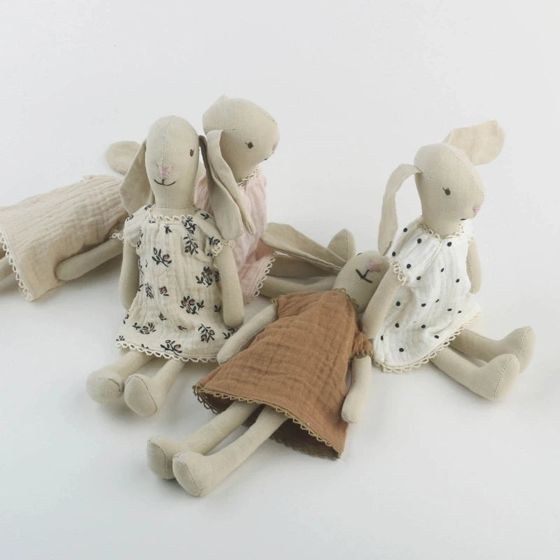 Peluche lapin aux tenues interchangeables