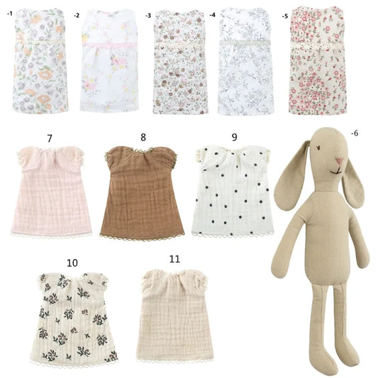 Peluche lapin aux tenues interchangeables